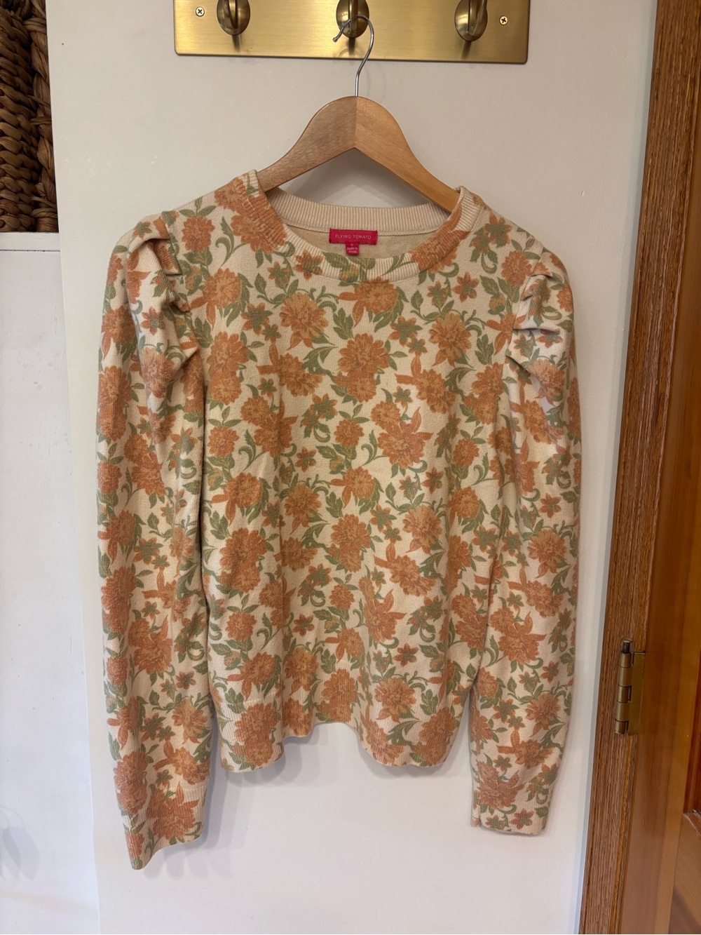 Flying Tomato Floral Puff-Sleeve Sweater size small